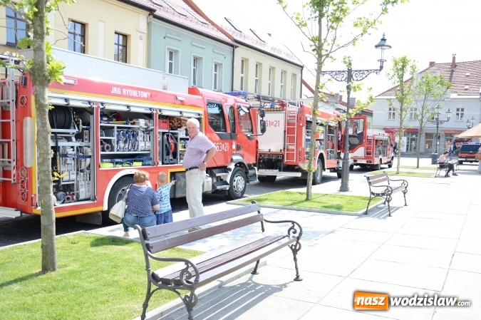 Zdjęcie w galerii na portalu naszwodzislaw.com: Obchody Dnia Strażaka na wodzisławskim rynku. ZDJĘCIA  wiadomości z regionu