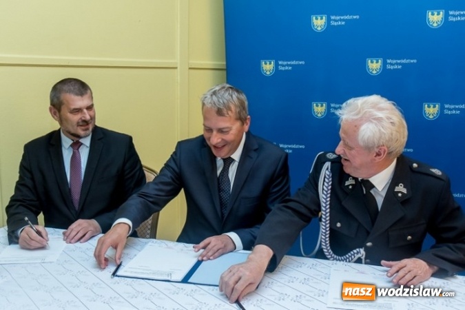 Zdjęcie w galerii na portalu naszwodzislaw.com: Wsparcie samorządu województwa dla straży pożarnych wiadomości z regionu