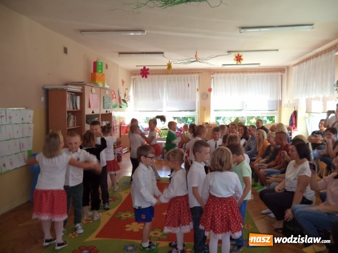 Zdjęcie w galerii na portalu naszwodzislaw.com: Dzień Mamy w przedszkolu nr 2 w Pszowie wiadomości z regionu