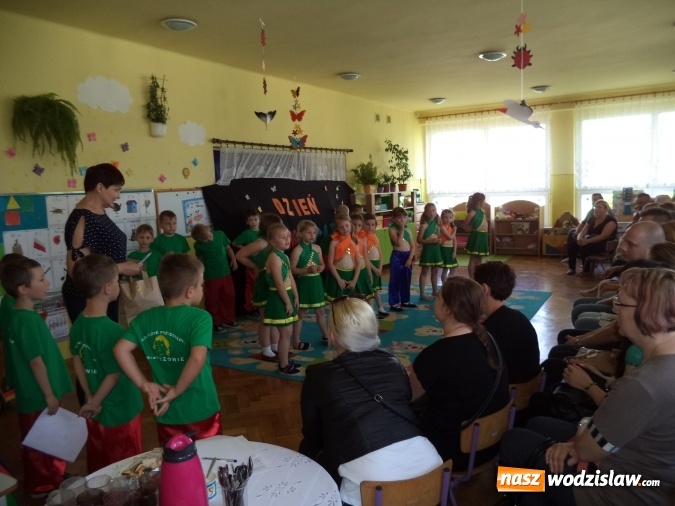 Zdjęcie w galerii na portalu naszwodzislaw.com: Dzień Mamy w przedszkolu nr 2 w Pszowie wiadomości z regionu