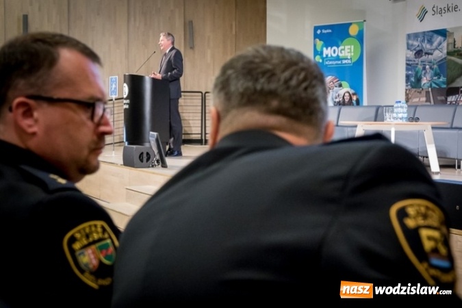 Zdjęcie w galerii na portalu naszwodzislaw.com: Jak wygląda walka ze smogiem? wiadomości z regionu