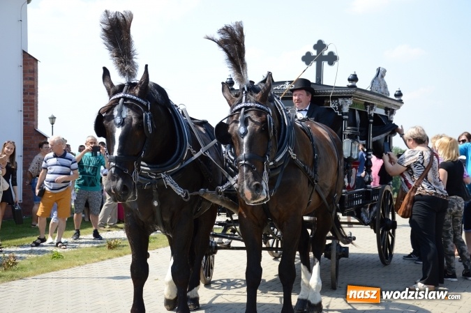 Zdjęcie w galerii na portalu naszwodzislaw.com: Kondukt pogrzebowy przeszedł ulicami Grabówki. Bordynowska Pani miała powtórny pogrzeb wiadomości z regionu