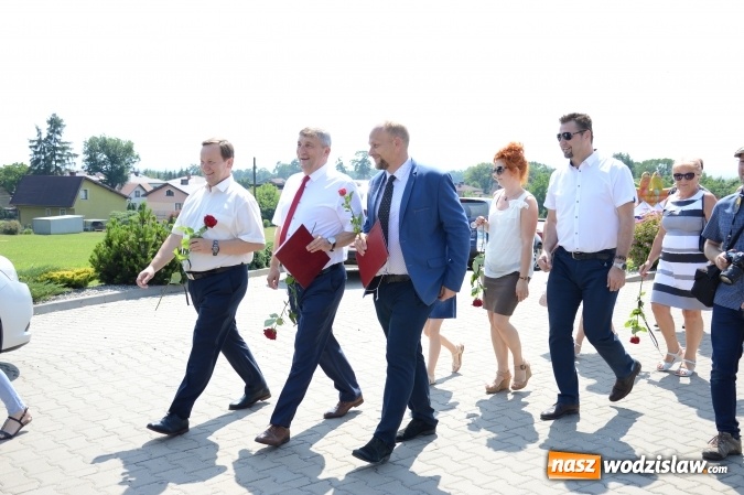 Zdjęcie w galerii na portalu naszwodzislaw.com: Kondukt pogrzebowy przeszedł ulicami Grabówki. Bordynowska Pani miała powtórny pogrzeb wiadomości z regionu