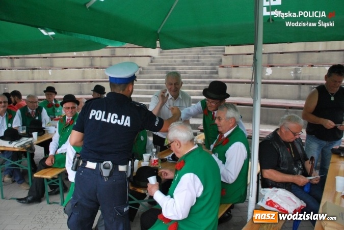 Zdjęcie w galerii na portalu naszwodzislaw.com: Policjanci rozmawiali z seniorami o bezpieczeństwie  wiadomości z regionu