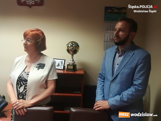 Zdjęcie w galerii na portalu naszwodzislaw.com: Wprowadzenie komendantów w rydułtowskim komisariacie wiadomości z regionu