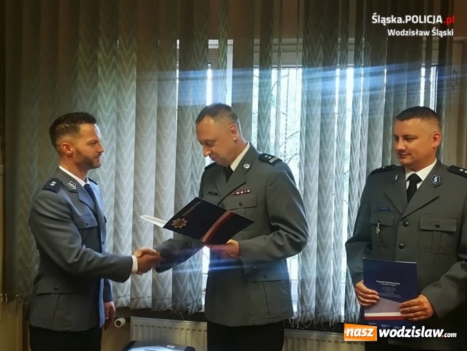 Zdjęcie w galerii na portalu naszwodzislaw.com: Wprowadzenie komendantów w rydułtowskim komisariacie wiadomości z regionu