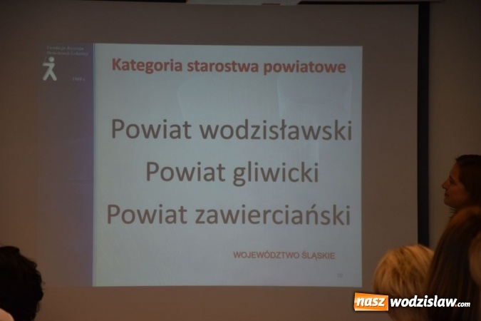 Zdjęcie w galerii na portalu naszwodzislaw.com: Starostwo laureatem nagrody Fundacji Rozwoju Demokracji Lokalnej  wiadomości z regionu