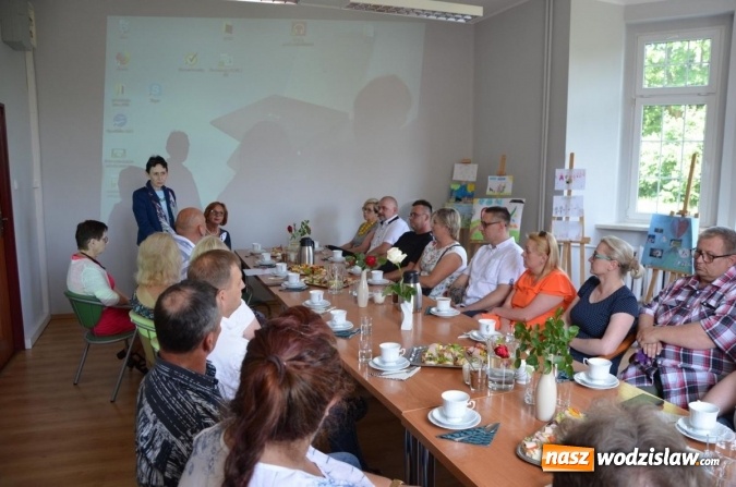 Zdjęcie w galerii na portalu naszwodzislaw.com: Rodziny zastępcze uhonorowane wiadomości z regionu