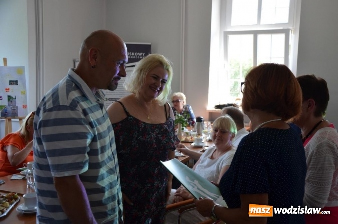 Zdjęcie w galerii na portalu naszwodzislaw.com: Rodziny zastępcze uhonorowane wiadomości z regionu