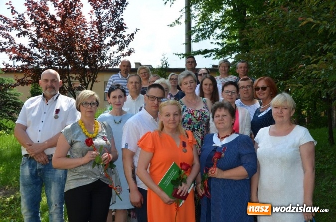 Zdjęcie w galerii na portalu naszwodzislaw.com: Rodziny zastępcze uhonorowane wiadomości z regionu