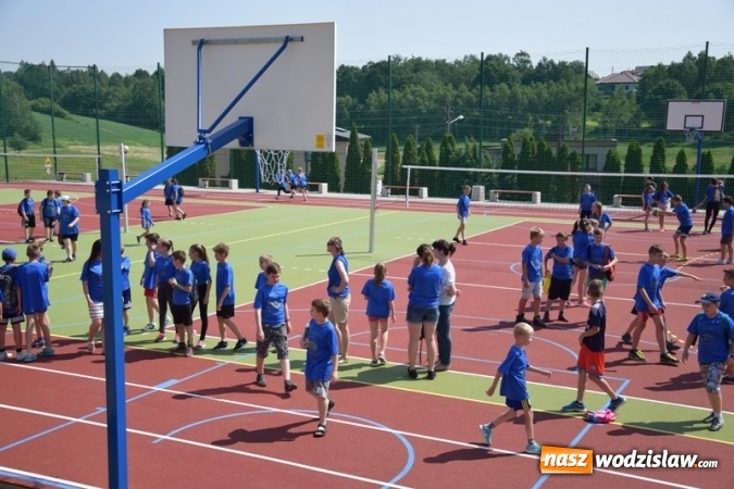 Zdjęcie w galerii na portalu naszwodzislaw.com: Boisko wielofunkcyjne przy SP w Mszanie otwarte na Szkolnych Igrzyskach wiadomości z regionu