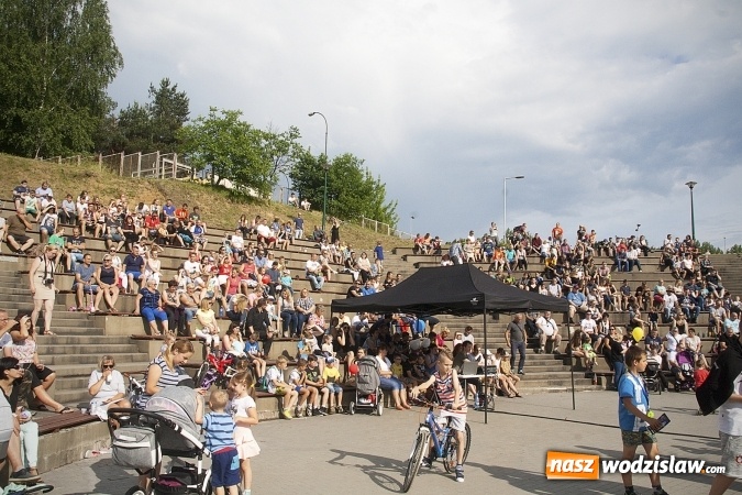 Zdjęcie w galerii na portalu naszwodzislaw.com: Tłumy w Rodzinnym Parku Rozrywki na Dniu Dziecka. FOTORELACJA  wiadomości z regionu