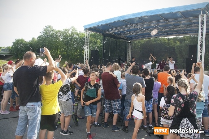 Zdjęcie w galerii na portalu naszwodzislaw.com: Tłumy w Rodzinnym Parku Rozrywki na Dniu Dziecka. FOTORELACJA  wiadomości z regionu