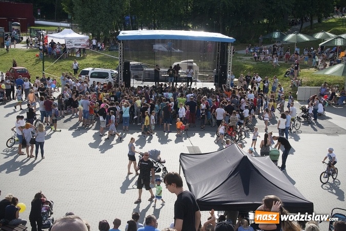 Zdjęcie w galerii na portalu naszwodzislaw.com: Tłumy w Rodzinnym Parku Rozrywki na Dniu Dziecka. FOTORELACJA  wiadomości z regionu