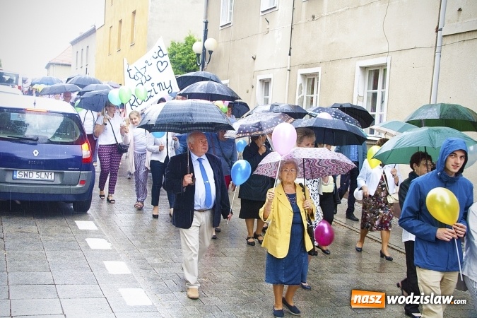 Zdjęcie w galerii na portalu naszwodzislaw.com: Polska rodziną silna! Marsz dla Życia i Rodziny przeszedł ulicami Wodzisławia  wiadomości z regionu