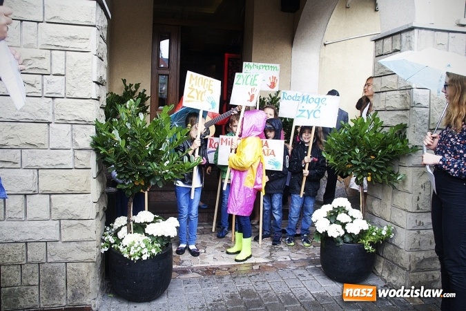 Zdjęcie w galerii na portalu naszwodzislaw.com: Polska rodziną silna! Marsz dla Życia i Rodziny przeszedł ulicami Wodzisławia  wiadomości z regionu