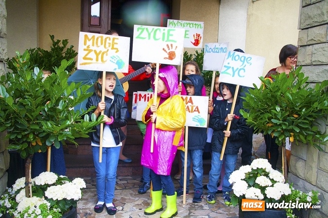 Zdjęcie w galerii na portalu naszwodzislaw.com: Polska rodziną silna! Marsz dla Życia i Rodziny przeszedł ulicami Wodzisławia  wiadomości z regionu