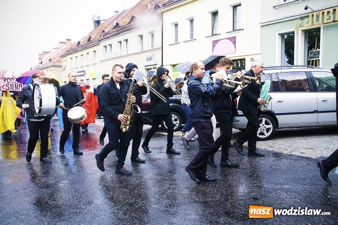 Zdjęcie w galerii na portalu naszwodzislaw.com: Polska rodziną silna! Marsz dla Życia i Rodziny przeszedł ulicami Wodzisławia  wiadomości z regionu