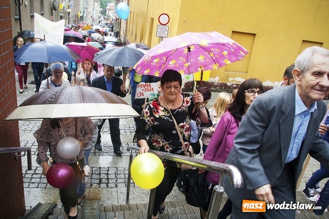 Zdjęcie w galerii na portalu naszwodzislaw.com: Polska rodziną silna! Marsz dla Życia i Rodziny przeszedł ulicami Wodzisławia  wiadomości z regionu