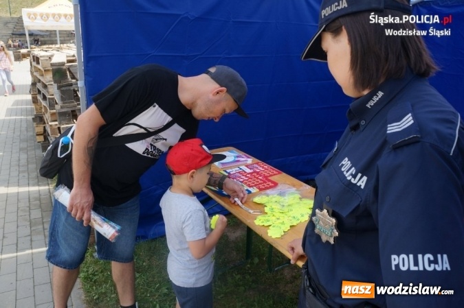 Zdjęcie w galerii na portalu naszwodzislaw.com: Dzień Dziecka z policjantami i Fundacją DKMS wiadomości z regionu