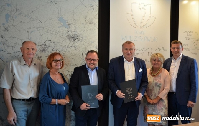 Zdjęcie w galerii na portalu naszwodzislaw.com: Umowa na przebudowę ul. Gorzyckiej podpisana wiadomości z regionu