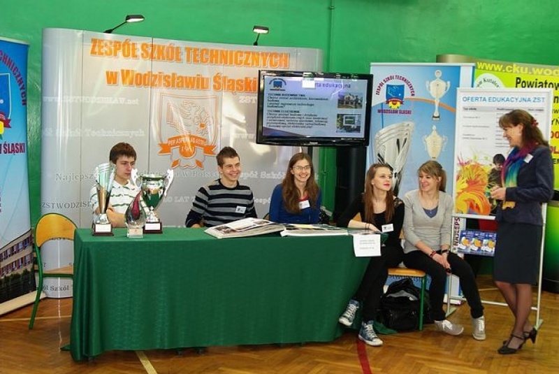 Zdjęcie w galerii na portalu naszwodzislaw.com: Targi Edukacyjne za nami wiadomości z regionu