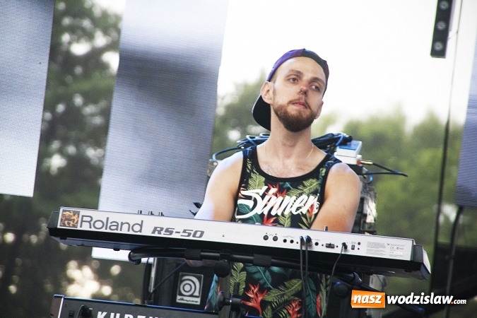 Zdjęcie w galerii na portalu naszwodzislaw.com: Deszczowy początek kolejnego dnia 49. Dni Wodzisławia Śląskiego. Za nami koncert grupy Tata Sławek oraz MIN t. ZDJĘCIA wiadomości z regionu
