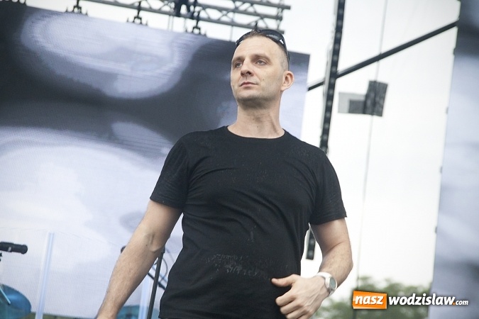 Zdjęcie w galerii na portalu naszwodzislaw.com: Deszczowy początek kolejnego dnia 49. Dni Wodzisławia Śląskiego. Za nami koncert grupy Tata Sławek oraz MIN t. ZDJĘCIA wiadomości z regionu