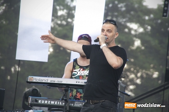 Zdjęcie w galerii na portalu naszwodzislaw.com: Deszczowy początek kolejnego dnia 49. Dni Wodzisławia Śląskiego. Za nami koncert grupy Tata Sławek oraz MIN t. ZDJĘCIA wiadomości z regionu