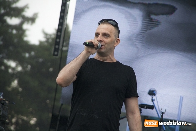Zdjęcie w galerii na portalu naszwodzislaw.com: Deszczowy początek kolejnego dnia 49. Dni Wodzisławia Śląskiego. Za nami koncert grupy Tata Sławek oraz MIN t. ZDJĘCIA wiadomości z regionu