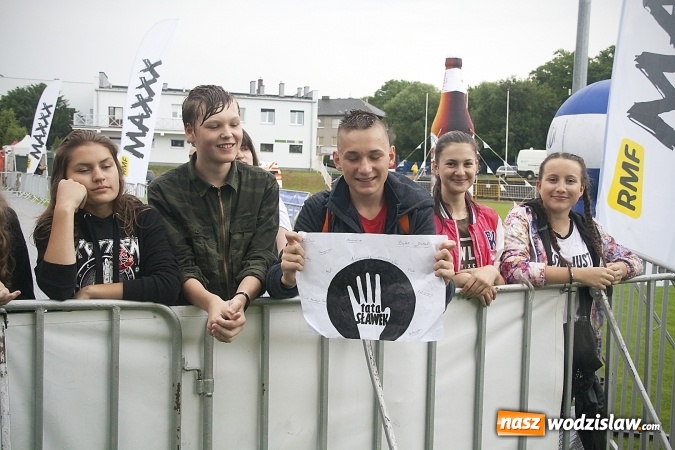 Zdjęcie w galerii na portalu naszwodzislaw.com: Deszczowy początek kolejnego dnia 49. Dni Wodzisławia Śląskiego. Za nami koncert grupy Tata Sławek oraz MIN t. ZDJĘCIA wiadomości z regionu