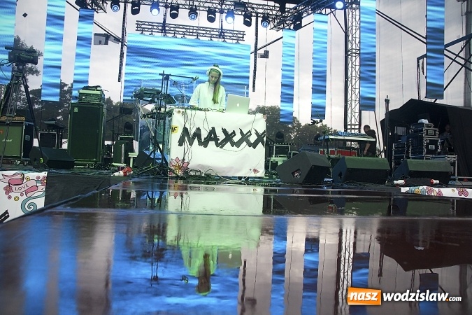 Zdjęcie w galerii na portalu naszwodzislaw.com: Deszczowy początek kolejnego dnia 49. Dni Wodzisławia Śląskiego. Za nami koncert grupy Tata Sławek oraz MIN t. ZDJĘCIA wiadomości z regionu