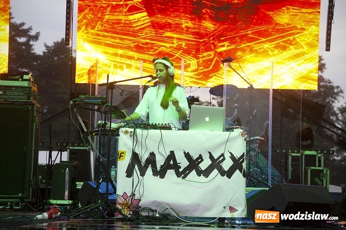 Zdjęcie w galerii na portalu naszwodzislaw.com: Deszczowy początek kolejnego dnia 49. Dni Wodzisławia Śląskiego. Za nami koncert grupy Tata Sławek oraz MIN t. ZDJĘCIA wiadomości z regionu