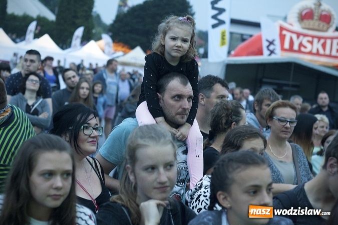 Zdjęcie w galerii na portalu naszwodzislaw.com: Lanberry rozgrzała wodzisławską publiczność  wiadomości z regionu