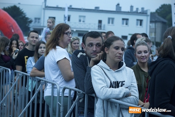 Zdjęcie w galerii na portalu naszwodzislaw.com: Lanberry rozgrzała wodzisławską publiczność  wiadomości z regionu