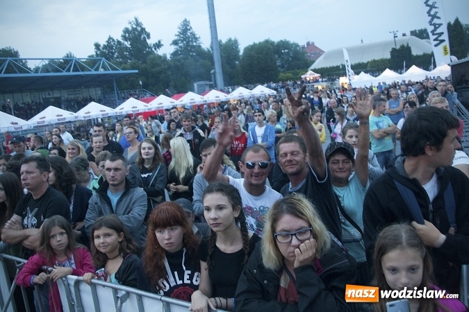 Zdjęcie w galerii na portalu naszwodzislaw.com: Lanberry rozgrzała wodzisławską publiczność  wiadomości z regionu