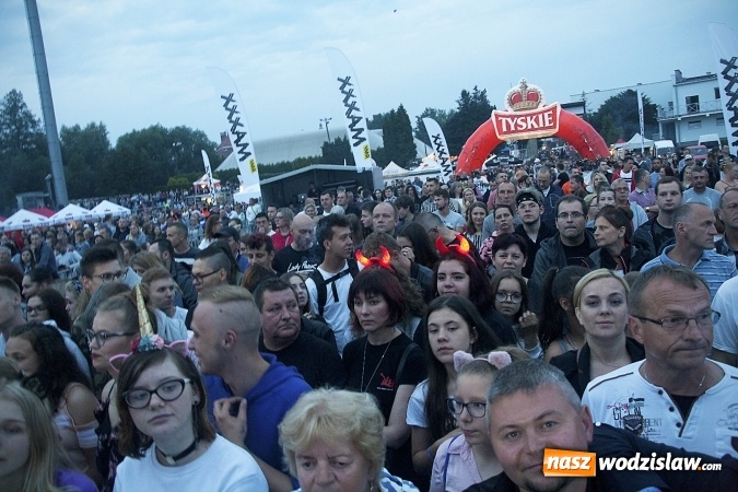 Zdjęcie w galerii na portalu naszwodzislaw.com: Lanberry rozgrzała wodzisławską publiczność  wiadomości z regionu