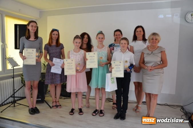 Zdjęcie w galerii na portalu naszwodzislaw.com: Laureaci konkursów wyróżnieni. Nagrody rozdane wiadomości z regionu