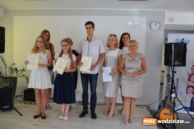 Zdjęcie w galerii na portalu naszwodzislaw.com: Laureaci konkursów wyróżnieni. Nagrody rozdane wiadomości z regionu