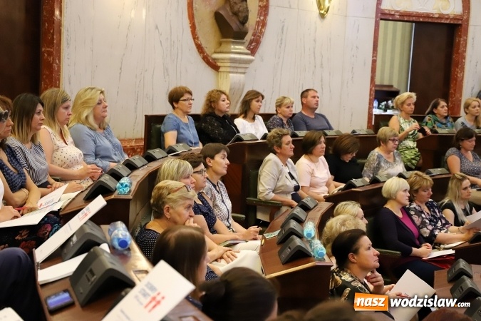 Zdjęcie w galerii na portalu naszwodzislaw.com: Dobry start dla dzieci z województwa śląskiego wiadomości z regionu
