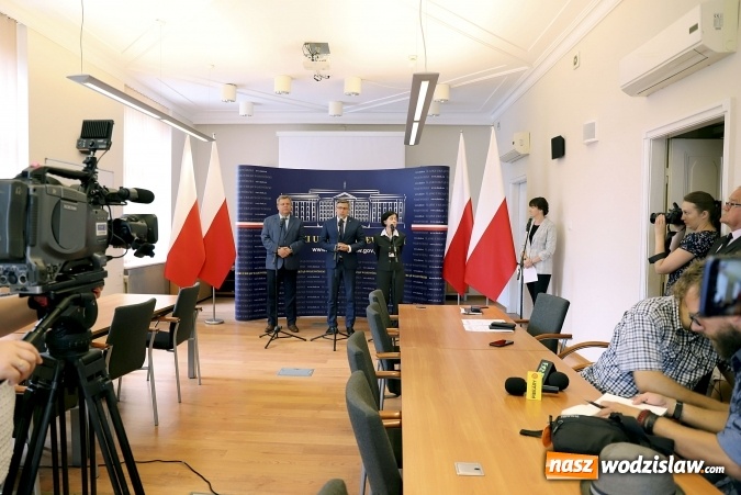 Zdjęcie w galerii na portalu naszwodzislaw.com: Kolejne miliony na lokalne drogi. Skorzystają: Rydułtowy, Lubomia i Gorzyce  wiadomości z regionu