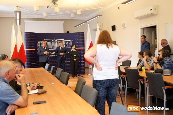 Zdjęcie w galerii na portalu naszwodzislaw.com: Kolejne miliony na lokalne drogi. Skorzystają: Rydułtowy, Lubomia i Gorzyce  wiadomości z regionu