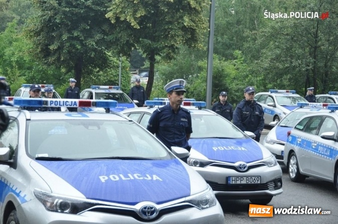 Zdjęcie w galerii na portalu naszwodzislaw.com: Wodzisławska policja otrzymała dwie toyoty z napędem hybrydowym wiadomości z regionu
