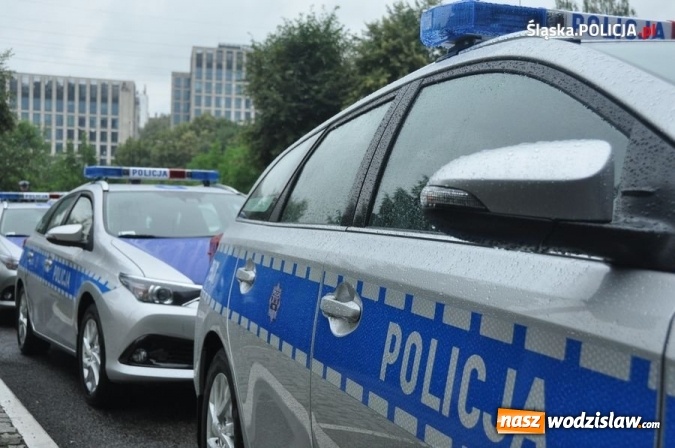 Zdjęcie w galerii na portalu naszwodzislaw.com: Wodzisławska policja otrzymała dwie toyoty z napędem hybrydowym wiadomości z regionu