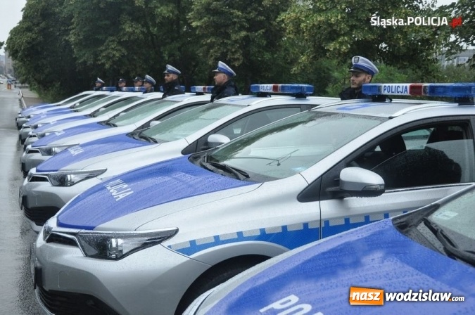 Zdjęcie w galerii na portalu naszwodzislaw.com: Wodzisławska policja otrzymała dwie toyoty z napędem hybrydowym wiadomości z regionu