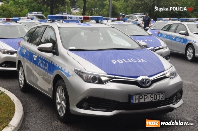 Zdjęcie w galerii na portalu naszwodzislaw.com: Wodzisławska policja otrzymała dwie toyoty z napędem hybrydowym wiadomości z regionu