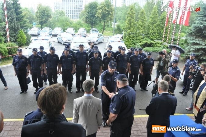 Zdjęcie w galerii na portalu naszwodzislaw.com: Wodzisławska policja otrzymała dwie toyoty z napędem hybrydowym wiadomości z regionu