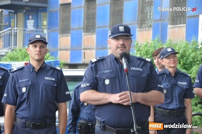 Zdjęcie w galerii na portalu naszwodzislaw.com: Wodzisławska policja otrzymała dwie toyoty z napędem hybrydowym wiadomości z regionu