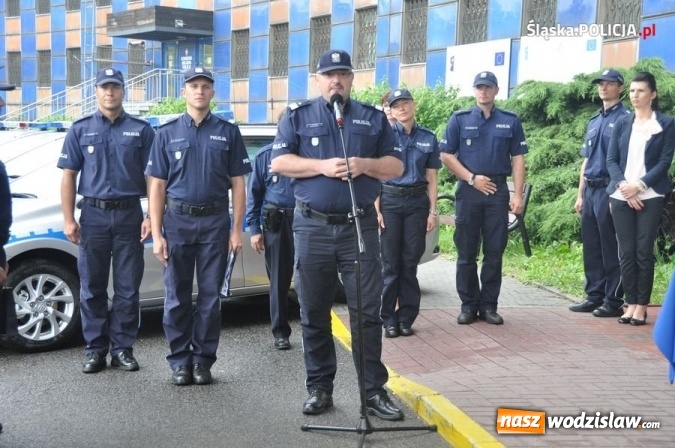 Zdjęcie w galerii na portalu naszwodzislaw.com: Wodzisławska policja otrzymała dwie toyoty z napędem hybrydowym wiadomości z regionu
