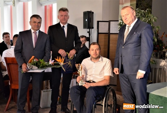 Zdjęcie w galerii na portalu naszwodzislaw.com: Poznaliśmy laureatów nagród powiatu w dziedzinie kultury i sportu. ZDJĘCIA wiadomości z regionu